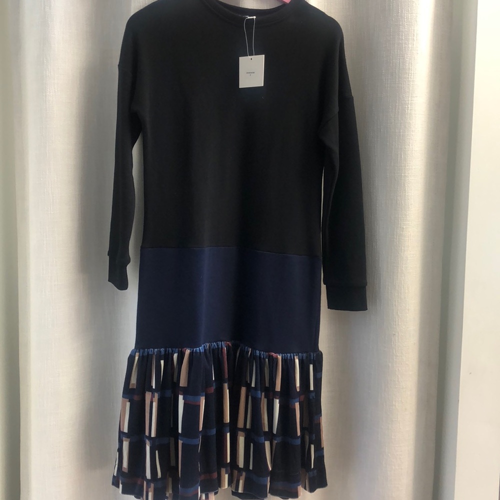 Color blocked dress with printed border